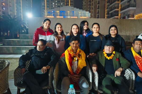 डिविनो में बच्चों की खुशियों का माहौल, क्रिकेटर युवराज सिंह तोमर से मिली प्रेरणा!