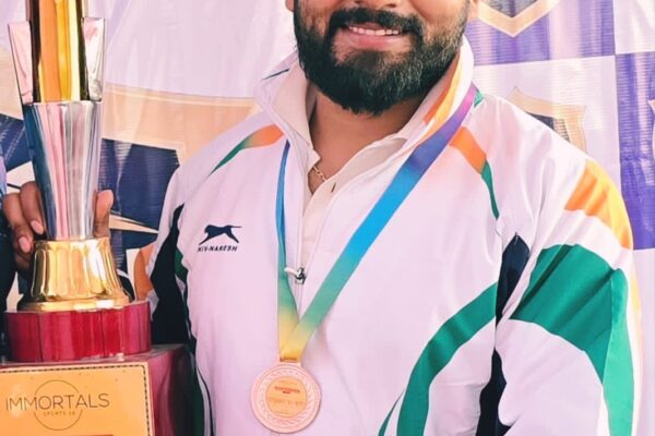 प्रवीण प्रतापगढ़ ने रचा इतिहास, 9 गेंदों में ठोका अर्धशतक, बनाया नया रिकॉर्ड